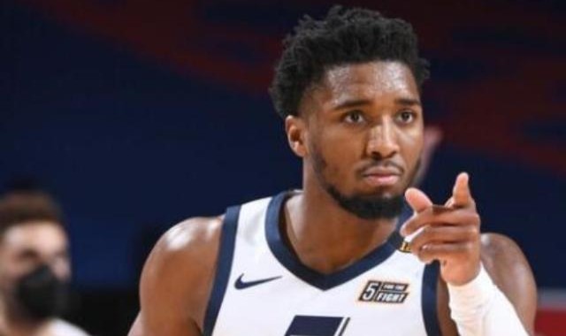 网页版登录入口地址-4战3负爵士心态失衡 米切尔：裁判的判罚是荒谬的