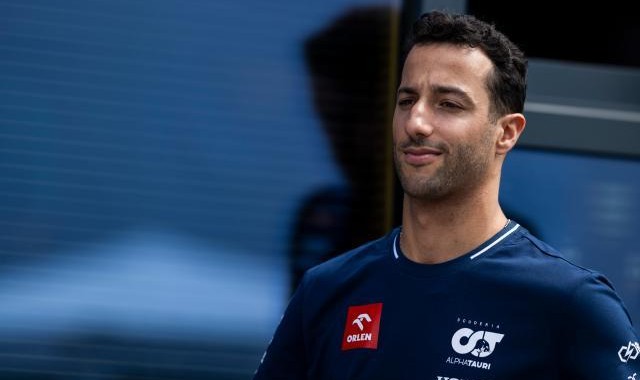 娱乐平台-10年前历史重演 里卡多顶替德弗瑞斯关键还是霍纳